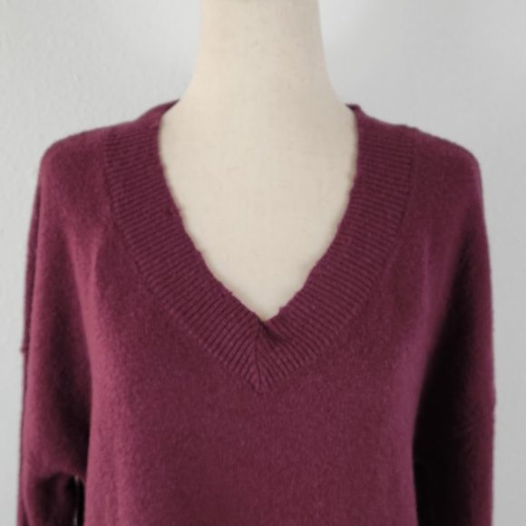 MELROSE AND MARKET Distressed V-Neck Sweater Sz S NEW - Picture 3 of 8